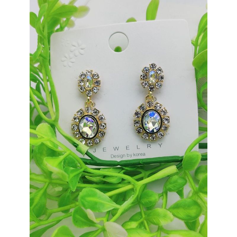 Elegant Crystal-embedded Dangling Earrings – Radiant Statement Jewelry